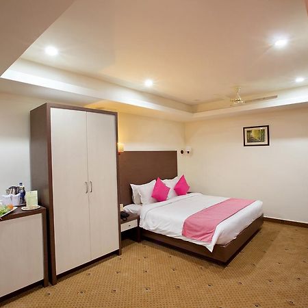 Joyees Residency Hotell Kottayam Eksteriør bilde