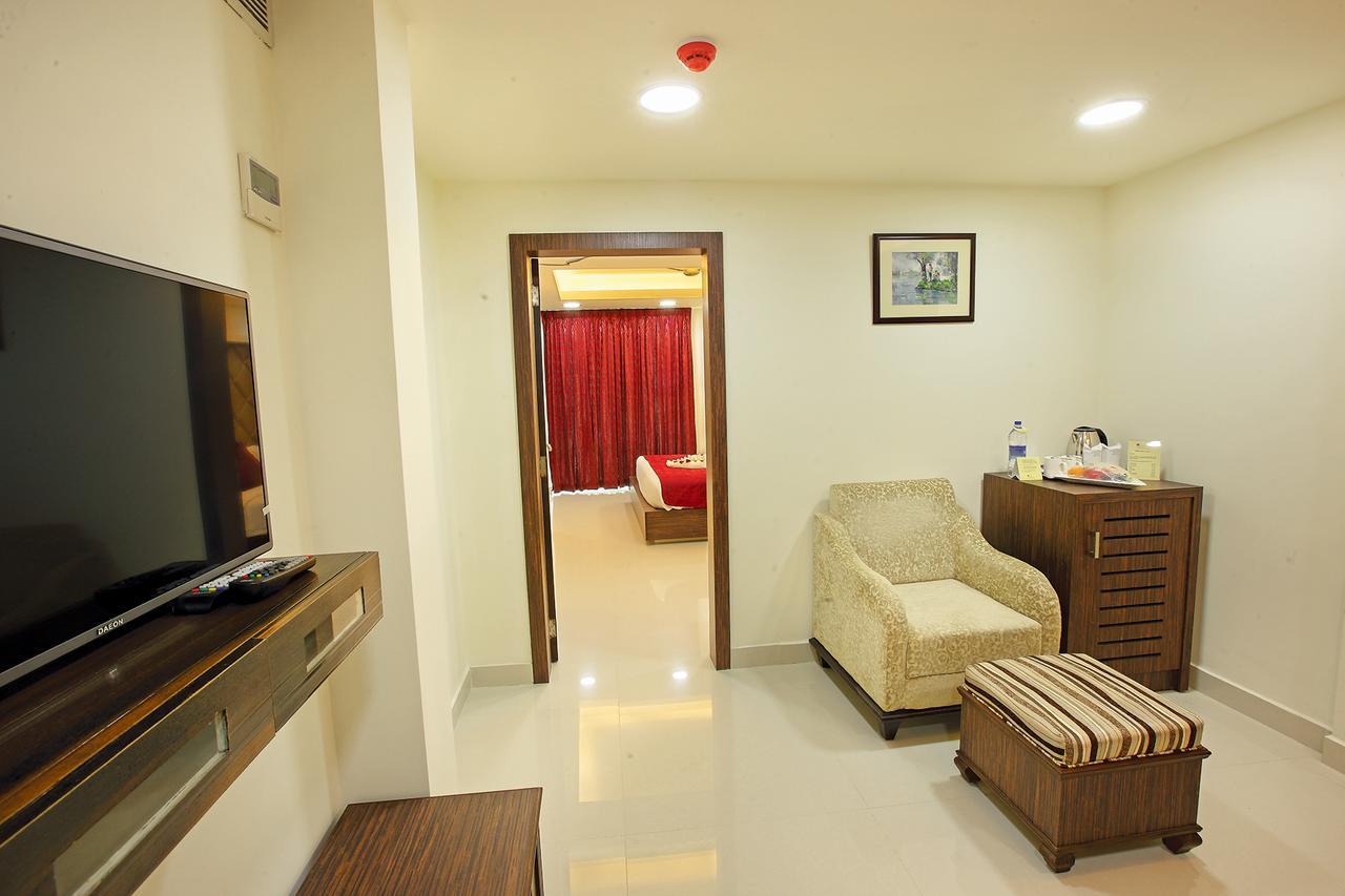 Joyees Residency Hotell Kottayam Eksteriør bilde