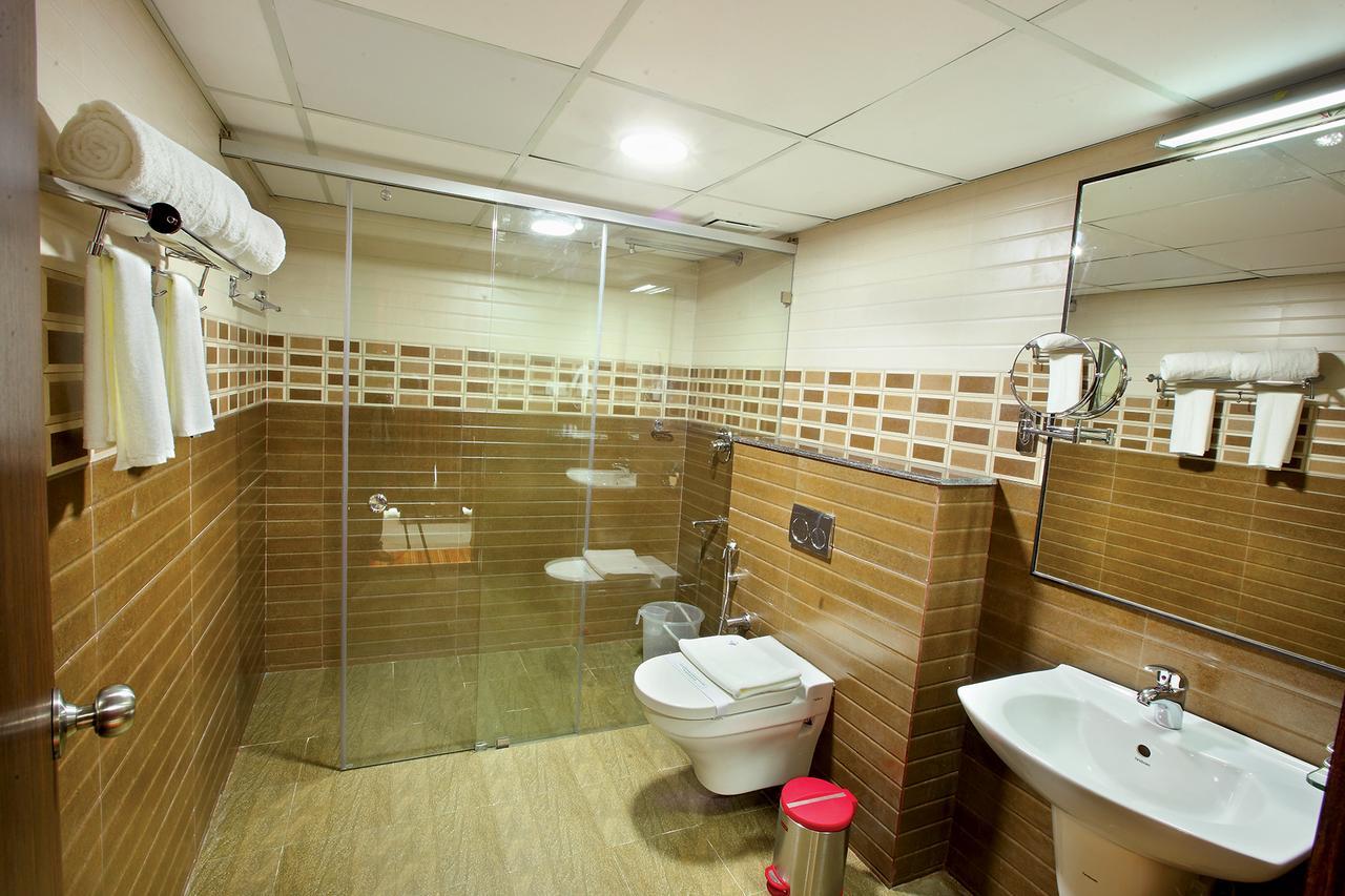 Joyees Residency Hotell Kottayam Eksteriør bilde